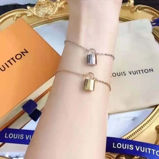 2021 อินเทรนด์ใหม่สร้อยข้อมือสแตนเลสสี่ใบโคลเวอร์ล็อคสีทองสําหรับผู้หญิง
