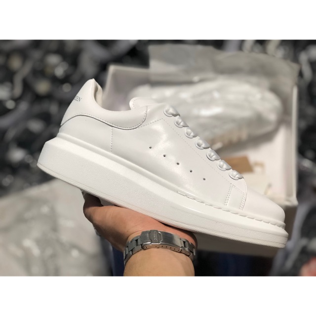 รองเท้า MC QUEEN FULL WHITE SC BIG STANDARD