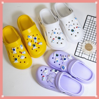 ชุดอุปกรณ์เสริม รูปนักบินอวกาศน่ารัก แบบถอดได้ สําหรับตกแต่งรองเท้า Crocs DIY