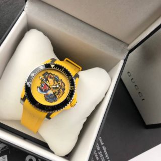 นาฬิกาข้อมือ GUCCI Yellow Embroidered Tiger