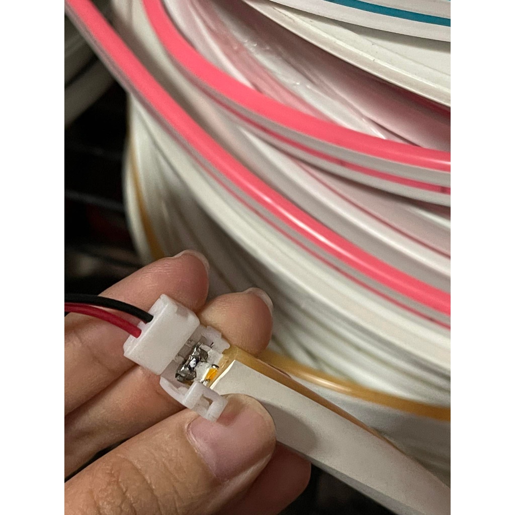 ปลั๊กต่อไฟนีออนเฟล็กซ์ ปลั๊ก neon flex ใช้เฉพาะกับไฟ 12 V (แบบที่ใช้กับไฟของทางร้านได้)