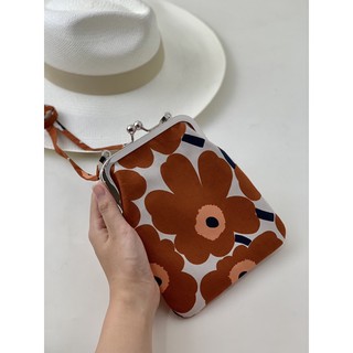 :  Herbag- กระเป๋าสะพายข้าง ผ้า marimekko แท้ 💯% ดูดี ลุคคุณหนู