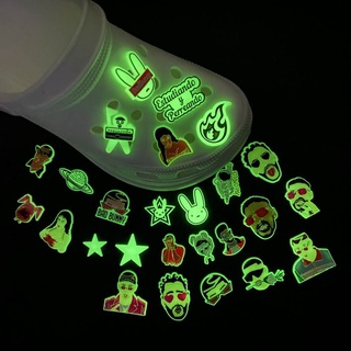 Glow In The Dark Jibitz Charm Cute Bunny Fire Croc Jibbits Shoe Charms Pin Crocks สําหรับผู้ชาย อุปกรณ์เสริมตกแต่งรองเท้า