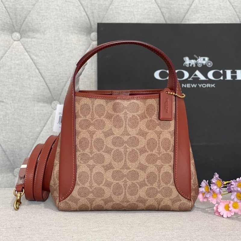 (ผ่อน0%) กระเป๋า สะพายข้าง ลายC สีน้ำตาล งานshop Coach Hadley Hobo 21 In Signature Canvas Style 7925