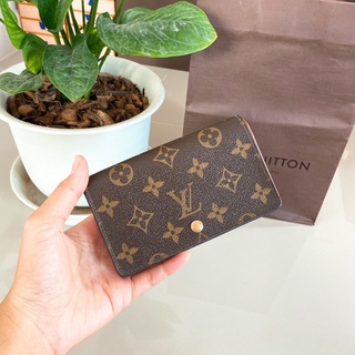 LV Tresor มือสองของแท้💯ค่ะ (รบกวนทั่กแชทก่อนสั่งค่ะ)