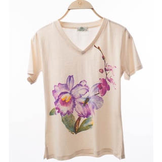 กรีน ค๊อตตอน เสื้อคอวีหญิง พิมพ์กล้วยไม้ Green Cotton Ladies V-Neck T-Shirt (Orchid Design) 12154