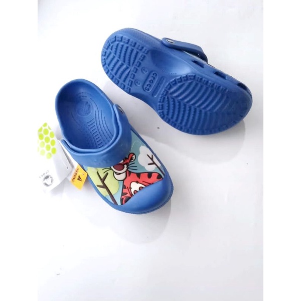 Crocs nak winnie the pooh & eeyore clog ไซส์ j1-j3/31-36