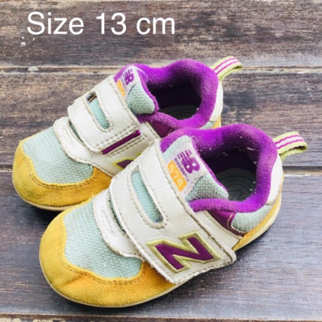 รองเท้า new balance ของแท้ 100% size 13 cm น่ารักกก