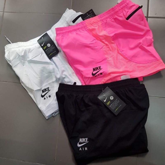 กางเกงออกกำลังกาย Nike