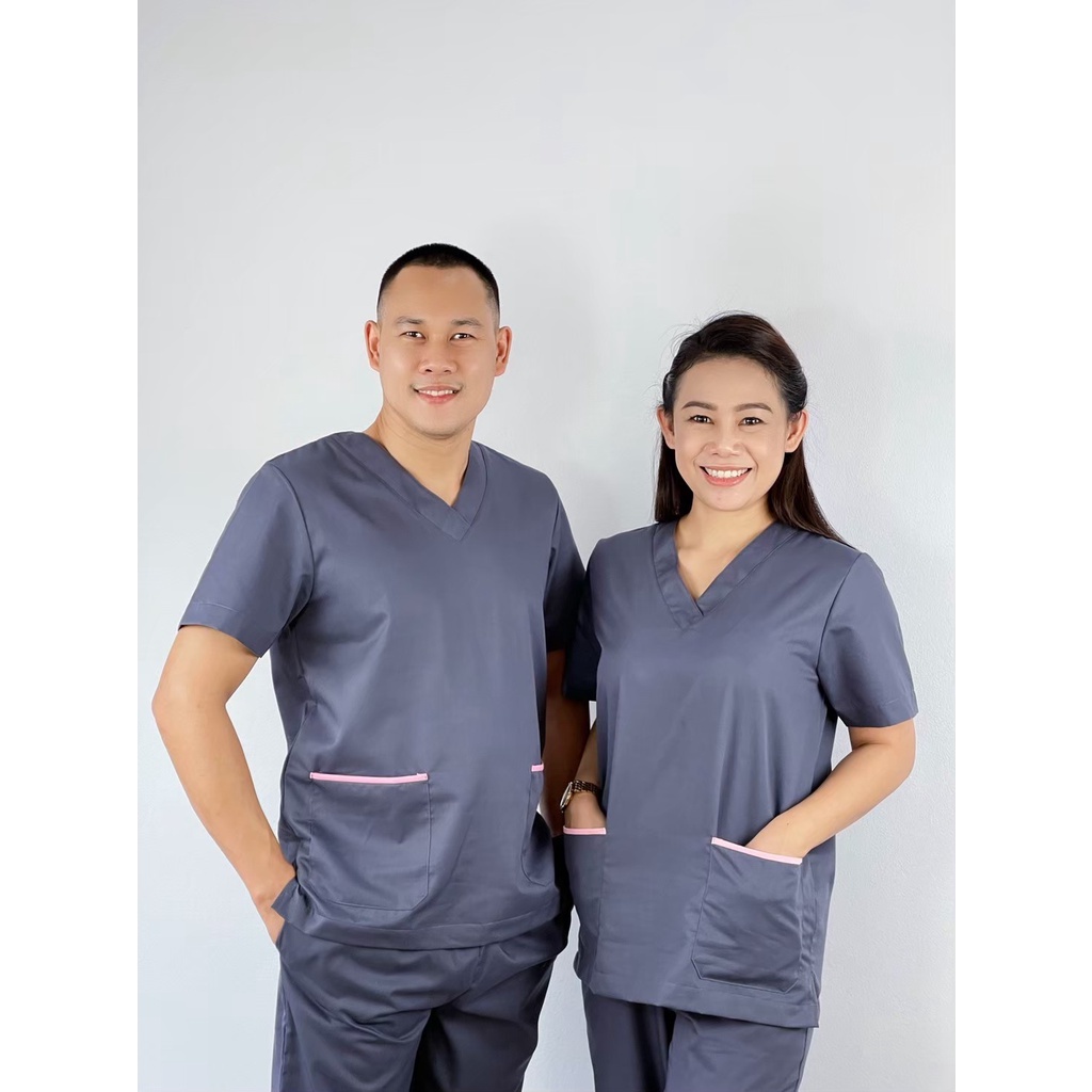 ชุดสครับ(ปักชื่อฟรี) ชุดแพทย์ ชุดพยาบาล ชุดยูนิฟอร์มการแพทย์ XS, S, M, L,XL,2XL,3XL(คอวีปลายแหลม)