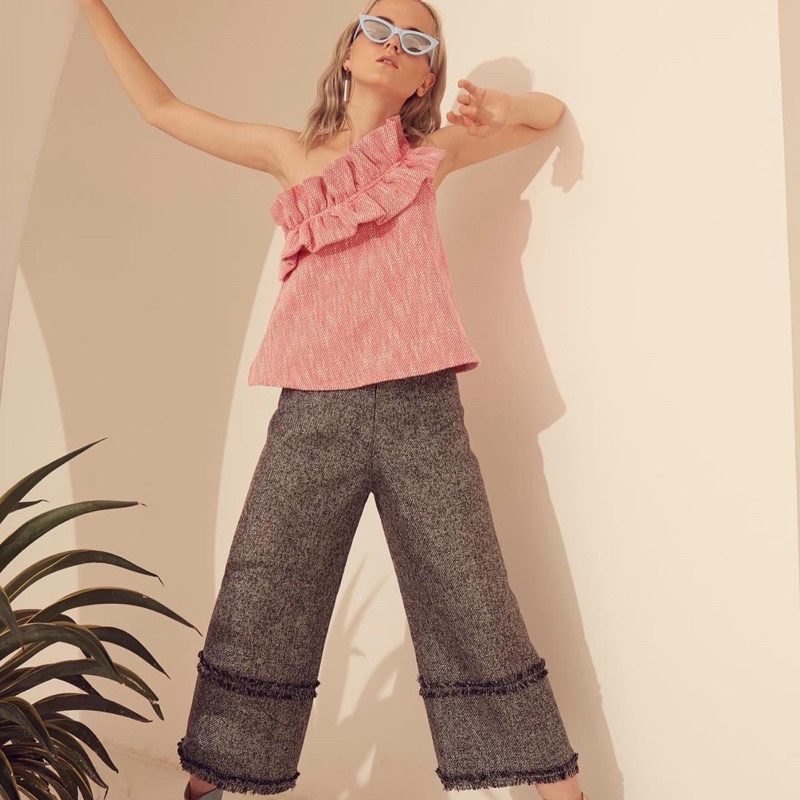 Everydayapparels ruffle neck top