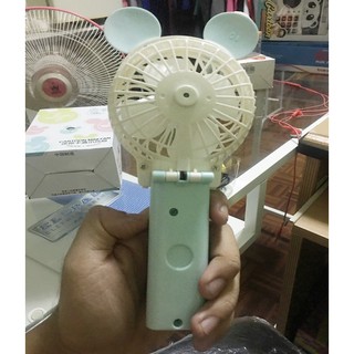 จัดส่ง Kerry Express ส่งฟรี พัดลมพกพา Cartoon Mini Fan ส่งฟรี