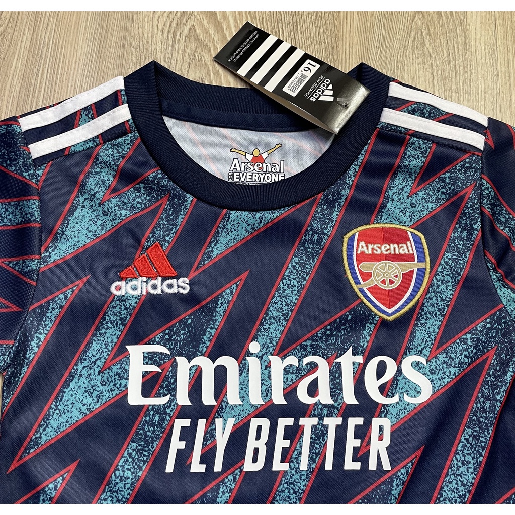 ชุดบอลเด็ก ชุดกีฬาเด็กเสื้อและกางเกง ชุดฟุตบอลเด็ก เสื้อทีม Arsenal ซื้อครั้งเดียวได้ทั้งชุด (เสื้อ+กางเกง) ตัวเดียวในรา