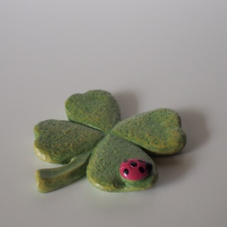 4 clover leaf with beetle ใบโคลเวอร์ สำหรับตกแต่งบ้าน