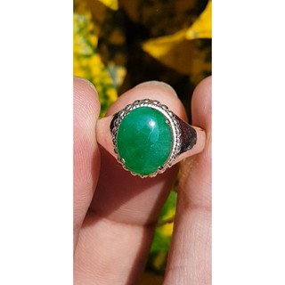 แหวนหยก 翡翠戒指 (Jadeite ring) 1.93 กะรัต (Cts.) ดิบ ไม่ผ่านการปรับปรุง (Type A) พม่า (Myanmar)