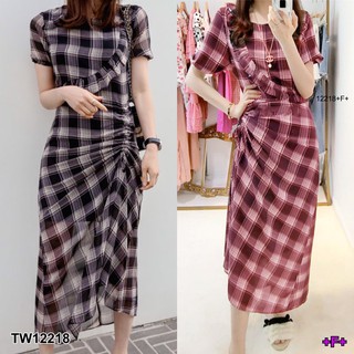 TwinsShopVip💗พร้อมส่ง TW12218 แม็กซี่เดรสลายสก็อต แขนจั๊ม อกระบาย แต่งรูดย่น Plaid striped maxi dress, ruffled