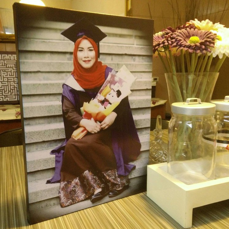 CUSTOM MADE CANVAS FRAME PHOTO