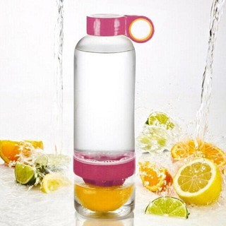 CITRUS ZINGER FLAVOR WITHA TWIST ขวดน้ำดื่ม พร้อมที่คั้นน้ำผลไม้ พกพาในตัว คั้นน้ำผลไม้ได้ง่ายสะดวก ม่วง