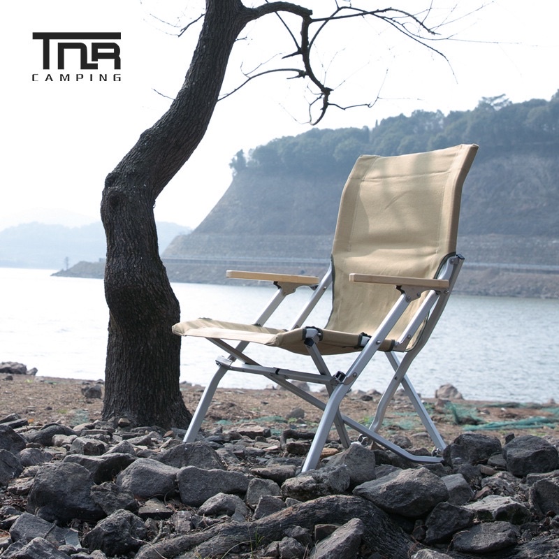 เก้าอี้พับ Low Chair ยี่ห้อ TNR Camping โครงสร้างอลูมิเนียม ผ้าแคนวาส พร้อมกระเป๋าจัดเก็บ