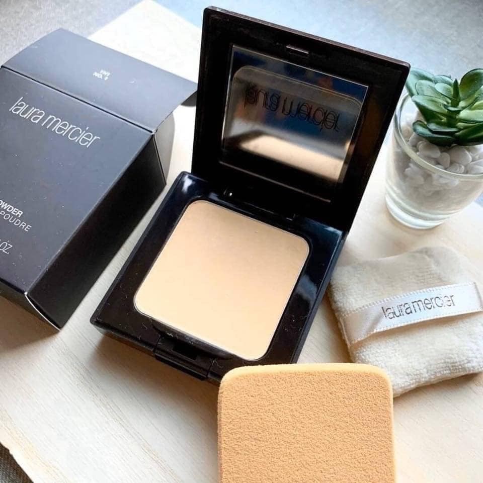 Laura Mercier Foundation Powder Compact  แป้งผสมรองพื้น