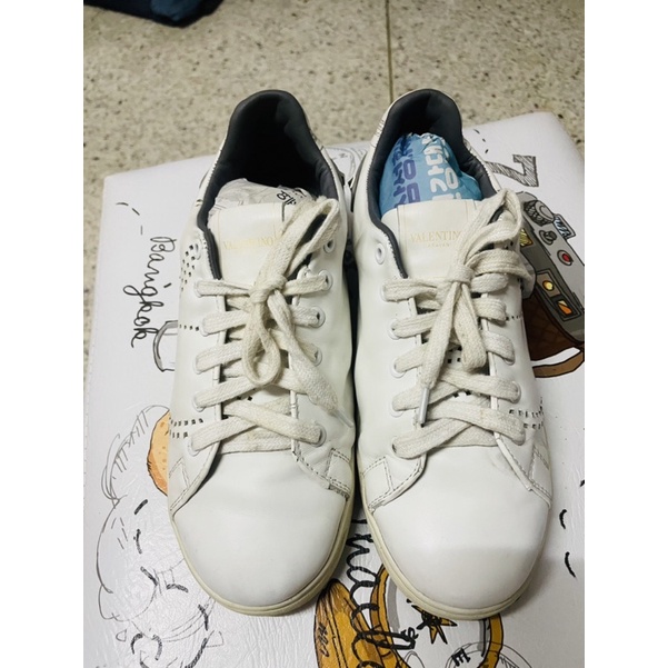 รองเท้าของValentino มือสองของแท้💯..