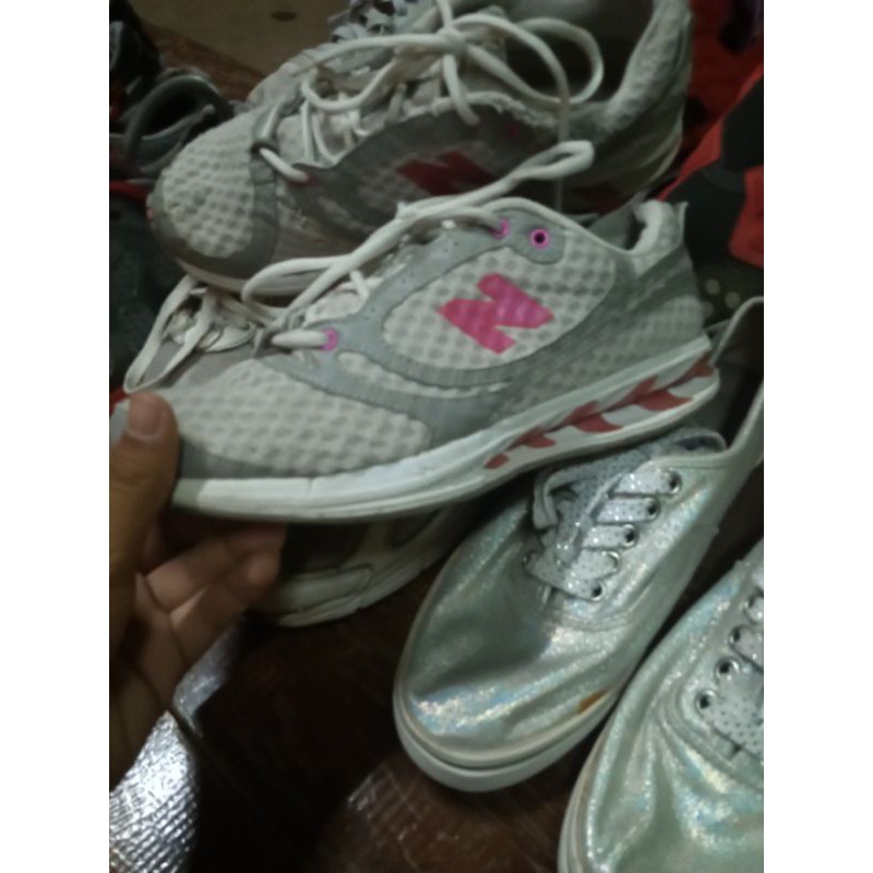 รองเท้ามือสอง new balance