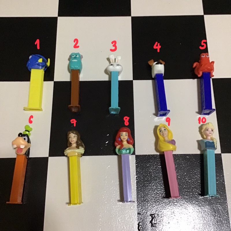 ( เหลือ 6 / 10 ) ของสะสม-ไม่มีลูกอม PEZ