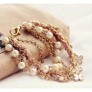 ** พร้อมส่ง** สร้อยข้อมือหลายเส้นมุกดอกไม้ห้อยหนังสีชมพู