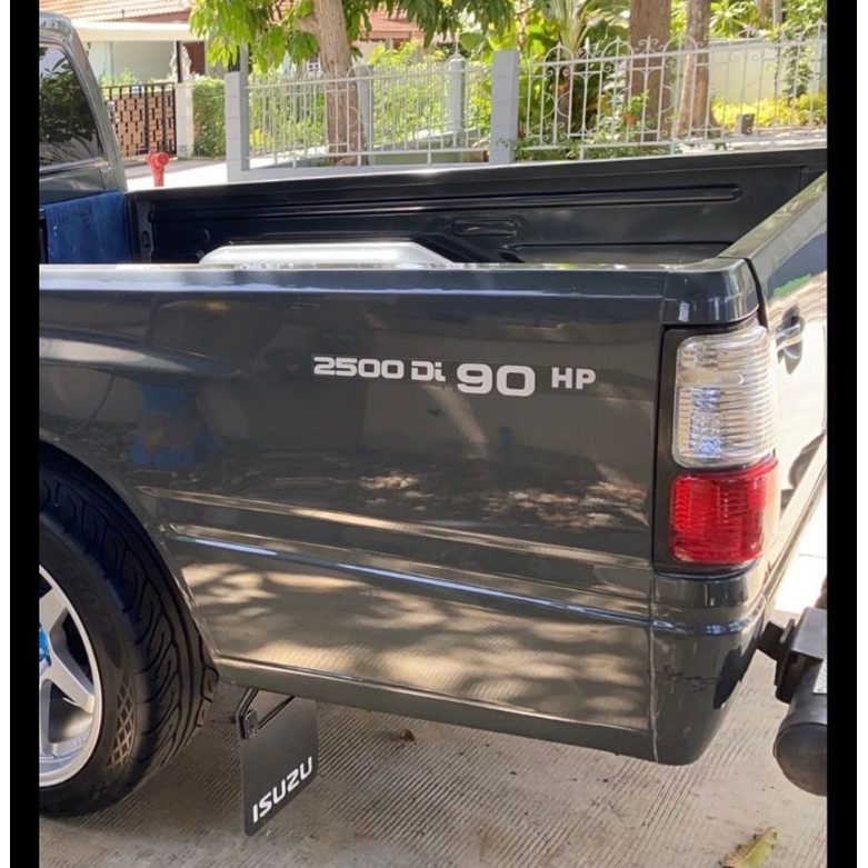 สติ๊กเกอร์ 2500 Di  90 HP ติดแก้มท้ายรถ ISUZU Dragon ราคา ถูกที่สุด ดีลบีเคเค