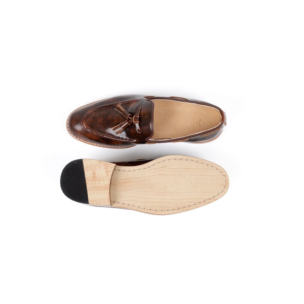 Moonlife Tassel Lowell - Brown Brush off รองเท้าหนังวัวแท้ ทรงโลฟเฟอร์ สีน้ำตาล