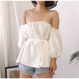 พร้อมส่ง🌹เสื้อสายเดี่ยวผูกโบว์ตรงเอวได้น่ารักสุดๆ มีหลายสี