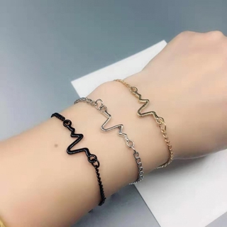 ( Ready Stock ) สร้อยข้อมือโซ่แฟชั่นรูปหัวใจสําหรับผู้หญิง