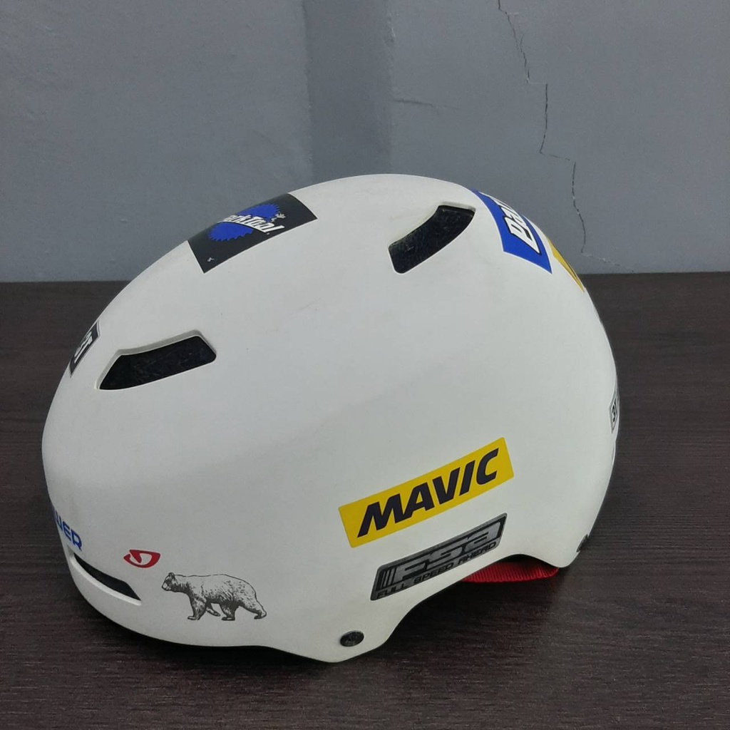 หมวกจักรยาน GIRO สีขาว SIZE L (สินค้ามือ 2)