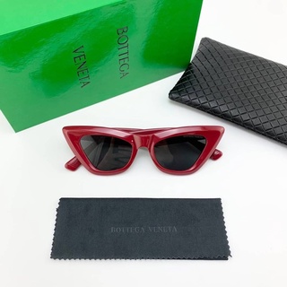 แว่นตากันแดด โบเตก้า Veneta Cateye red Sunglasses