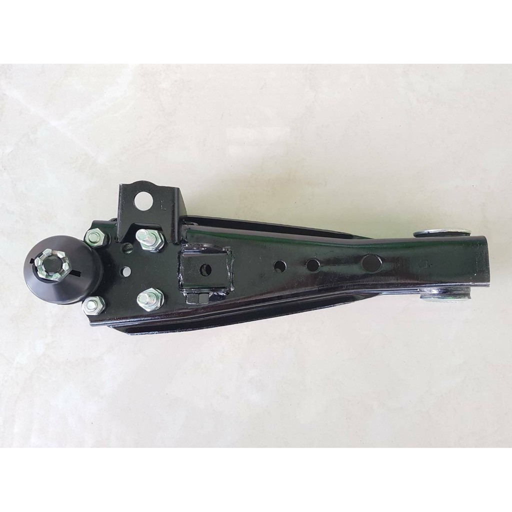 ปีกนกล่าง+ลูกหมาก+บู๊ช TOYOTA COMMUTER,KDH22 ไต้หวัน ข้างLH(ซ้าย) ตัวละ1,250 บาท