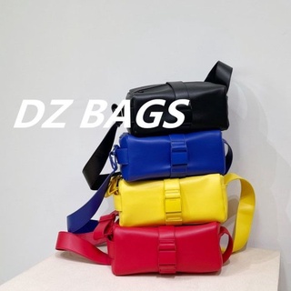 2022 ใหม่ ins เทรนด์แฟชั่น Klein blue sports messenger bag ผู้ชายและผู้หญิงกระเป๋าสะพายสี่เหลี่ยม