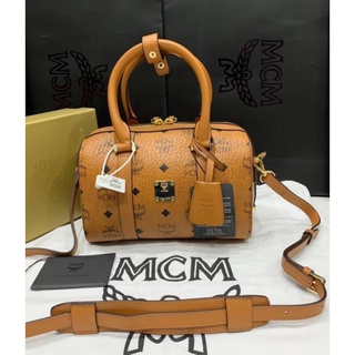 🎒กระเป๋า MCM ทรงหมอน งานดีมาก หนังสวยสุดๆ📍เกรด  :: hiend👒ขนาด:: 9.5 นิ้ว