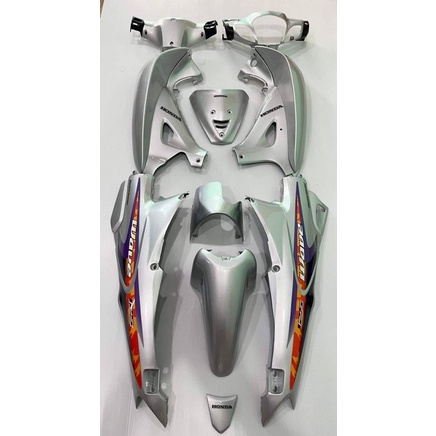 ชุดสีเวฟ 125s หัวเถิก สีเทา กุญแจเล็ก,กุญแจใหญ่ ปี2002 พร้อมติดสติ๊กเกอร์ พลาสติกงาน ABS