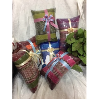 หมอนขิดใบเล็ก ของขวัญ ของฝาก ของชำร่วย(ผูกโบว์แถมการ์ดทุกออเดอร์)