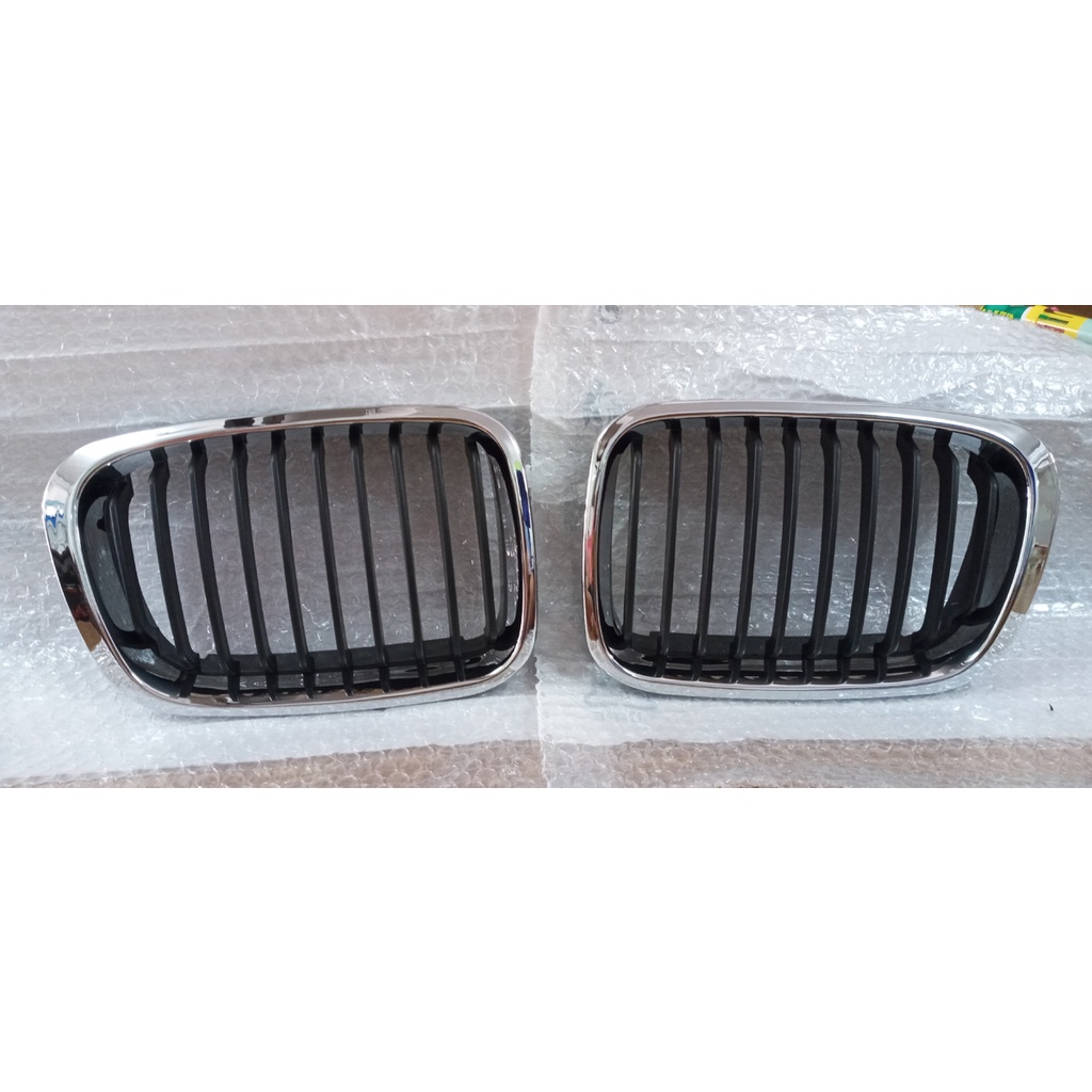 กระจังหน้าแต่ง BMW E46 ตาตก (รถ 4 ประตู)