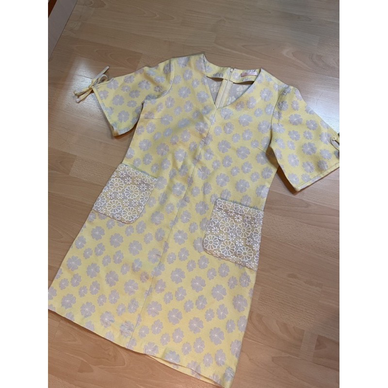 เดรส สีเหลือง jeune weekend