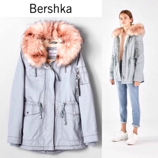 โค้ทกันหนาว โค้ทหมวกฮูทเฟอร์ แบรนด์🌟BERSHKA. ติดเฟอร์สีชมพูพีชอ่อน  บุนวมอุ่นด้านใน (ขนเฟอร์ถอดได้คะ)