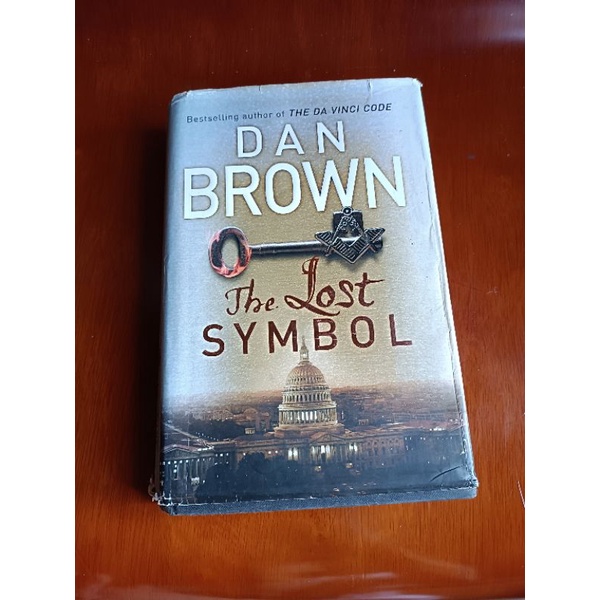 นิยายภาษาอังกฤษปกแข็ง มีตำหนิเยอะ The lost symbol /Dan Brown