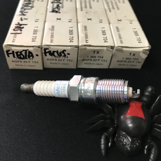 FIESTA FOCUS FoMoCo AGSF22F13J TR6AP-13 ITR6F-13 L3Y4-18-110 หัวเทียน 1 ชุด