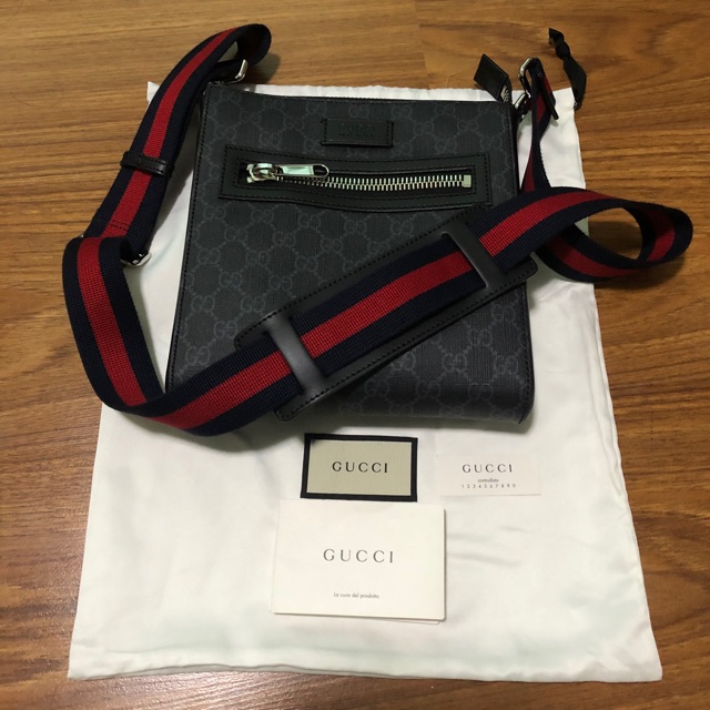 gucci supreme messenger bag small