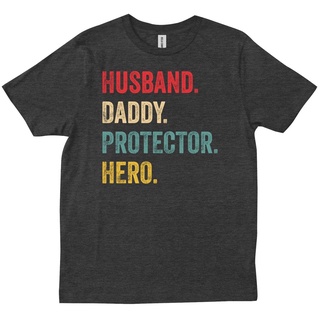 คอลูกเรือพร้อมส่ง เสื้อยืดแขนสั้น ผ้าฝ้าย 100% พิมพ์ลาย Husband Daddy Protector Hero FatherS Day หลากสี แฟชั่นฤดูร้อน ส