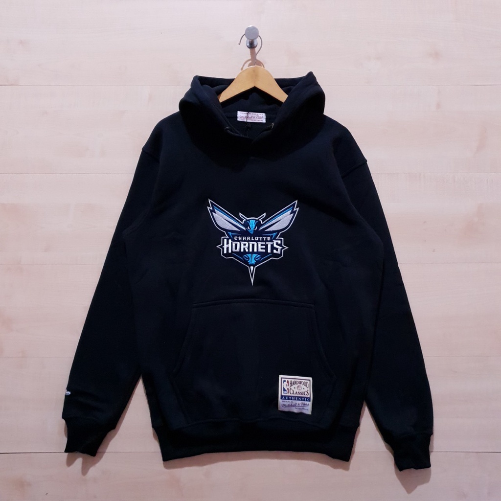Mitchell และ NES HORNETS HOODIE JACKET โลโก้สีดํา