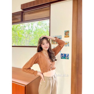 ✨New Arrivals ✨ เสื้อคลุมคอวีกระดุมหน้า งานจริงสวยมาก แต่งด้วยระบายน่ารักมาก เนื้อผ้านุ่มใส่สบายค่ะ🌿