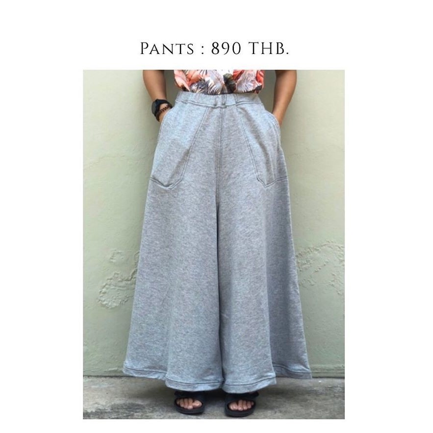 Masque Pants for Girl👧🏻 = 890 THB.
