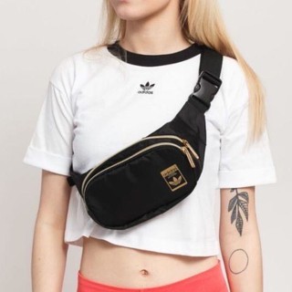 Adidas🔥รุ่นใหม่ปีนี้ กระเป๋าคาดเอว/อก  crossbody ซิปดำทอง